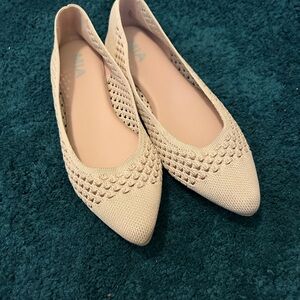 Elegant Flats SIZE 9